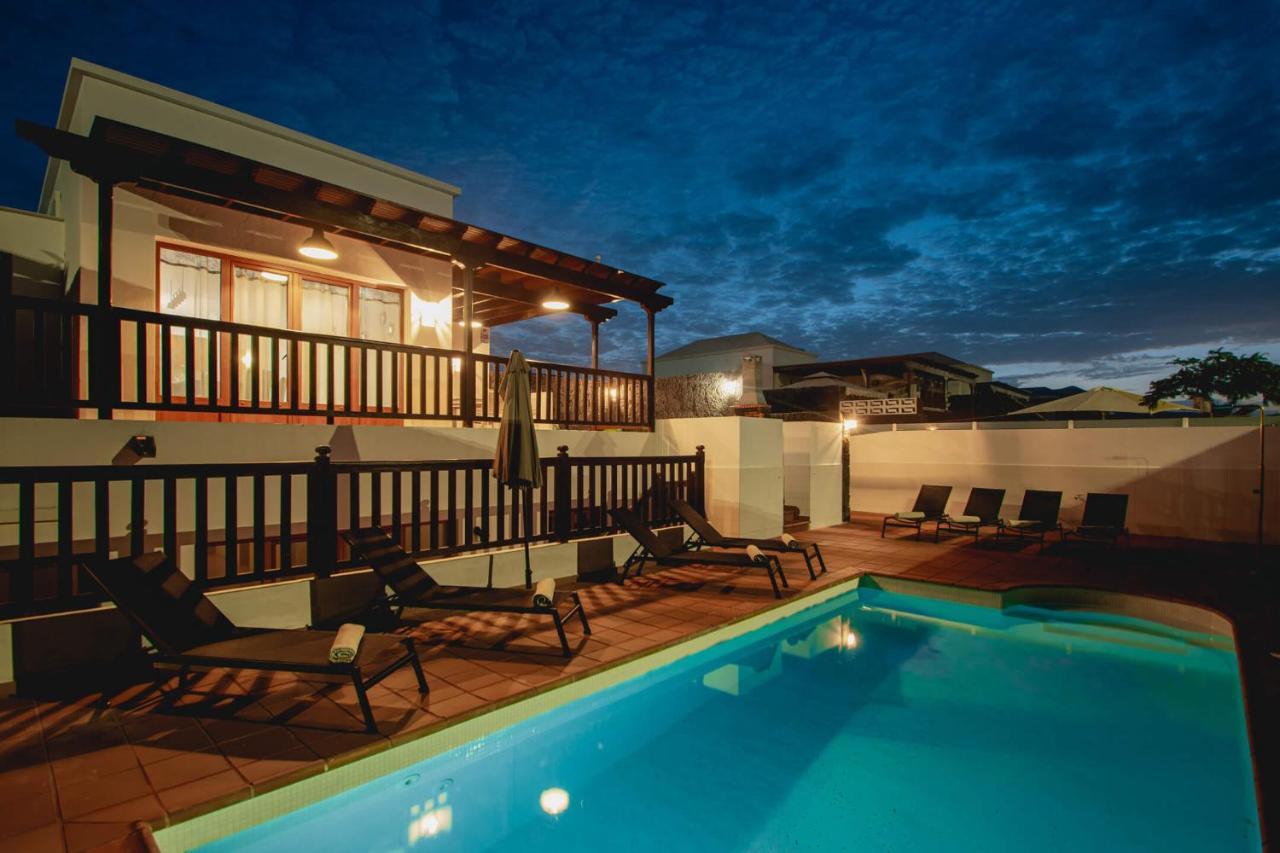 Stylish 6 Bedroom Villa Princesa - Hot Tub - Heated Pool - Near Beach & Waterparks Playa Blanca  Exteriér fotografie